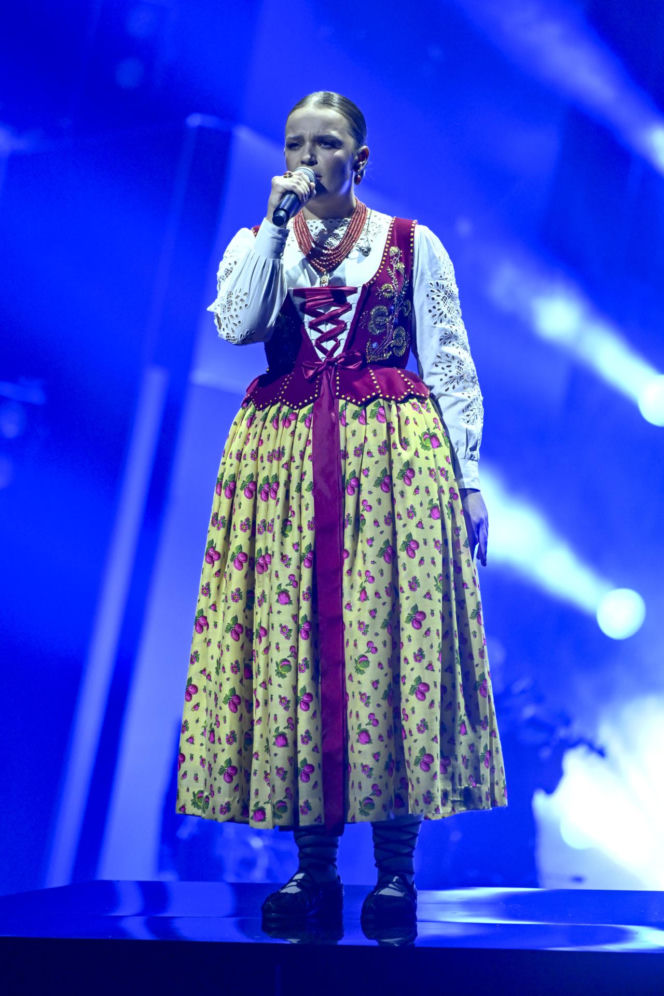 Co ona ma na sobie?! Szroeder wyglądała jak w firance z PRL-u