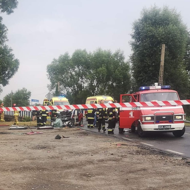Tragiczny wypadek w Krzepicach. Zginęła pasażerka mini cara