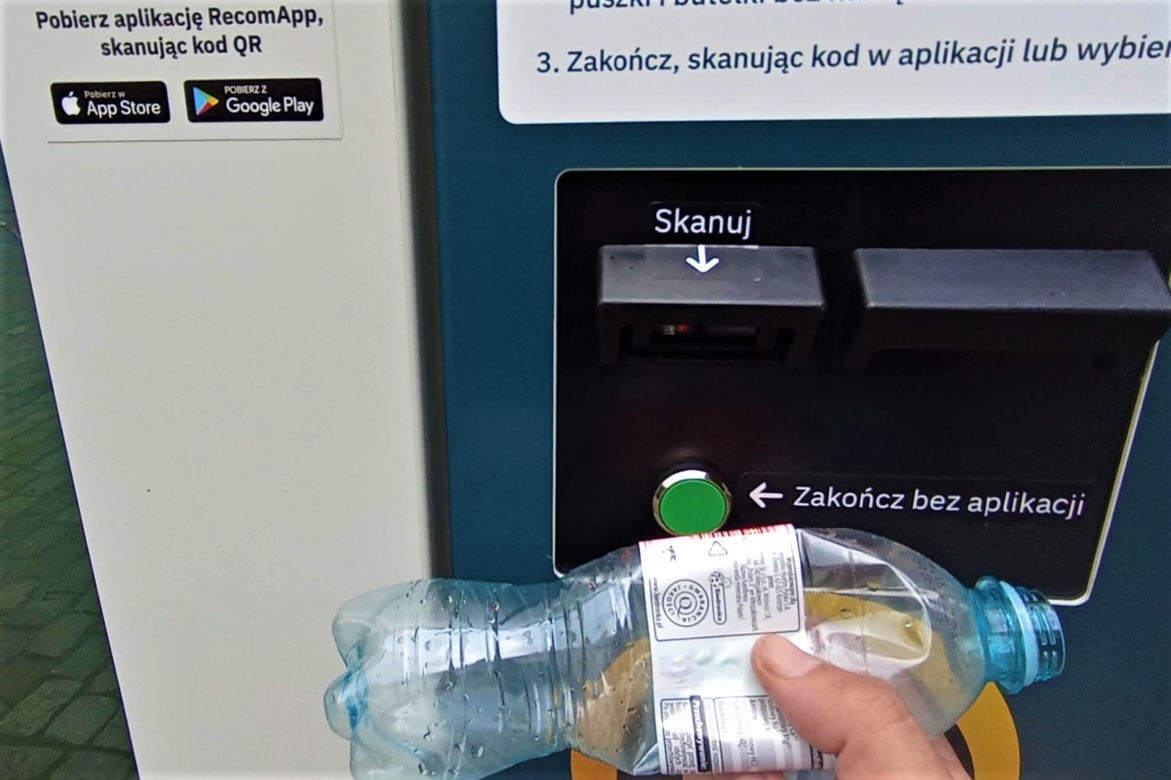 "Recomat" na dziedzińcu Zamku Książąt Pomorskich w Szczecinie