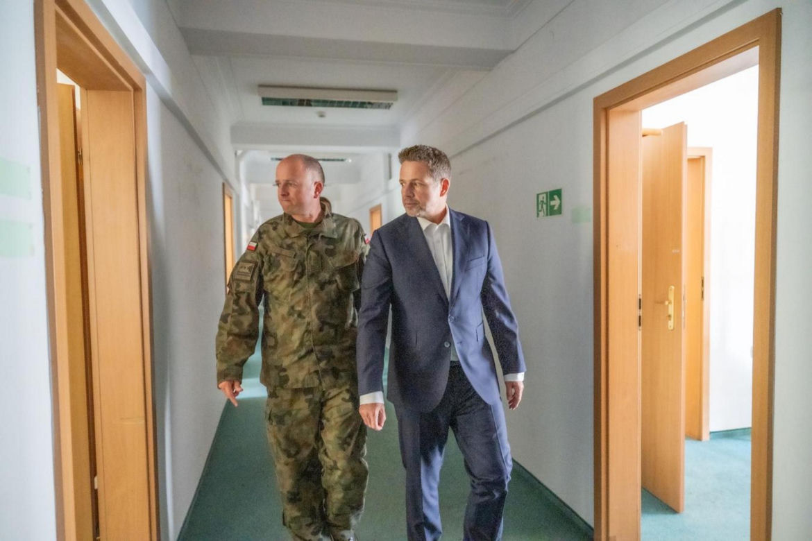 Warszawa pozbyła się dwóch budynków. Wzięło je wojsko i straż