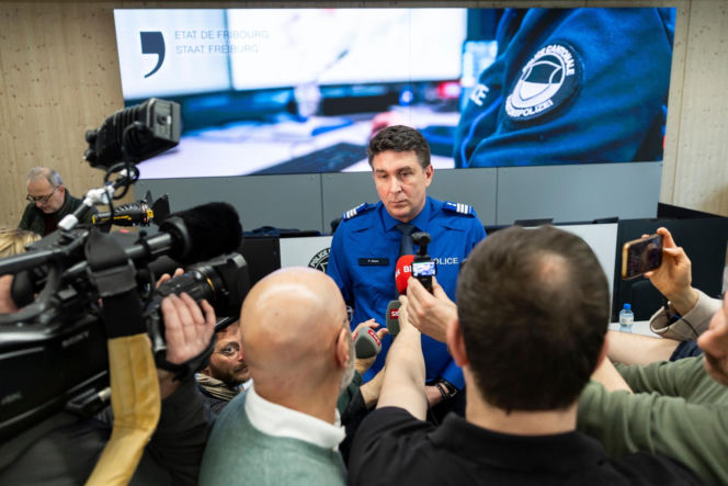 Pożar autobusu w Kerzers w kantonie Fryburg na zachodzie Szwajcarii