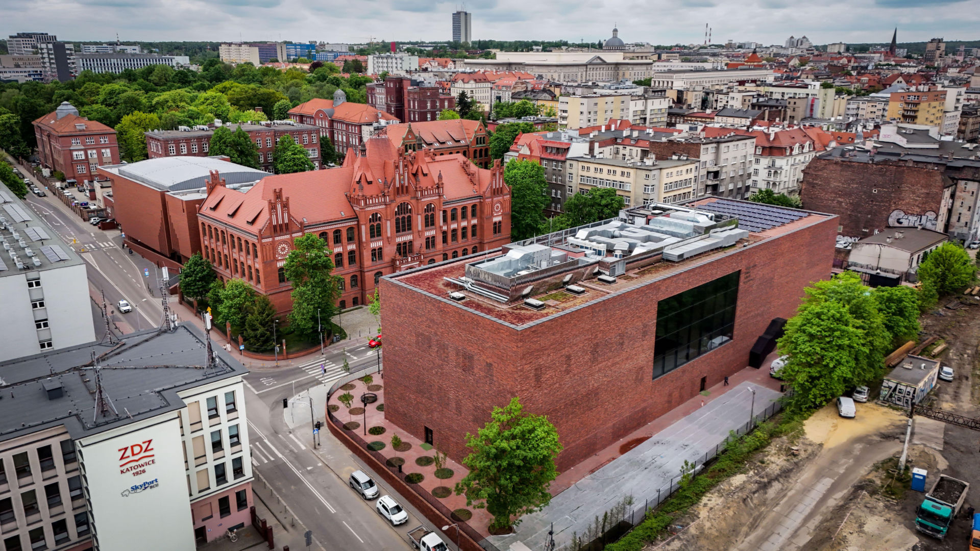 Akademia Muzyczna, Katowice - nowy i stary budynek