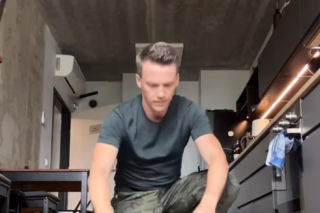 Krzysztof Kwiatkowski (Jakub Karski) na planie M jak miłość trenuje do Tańca z gwiazdami