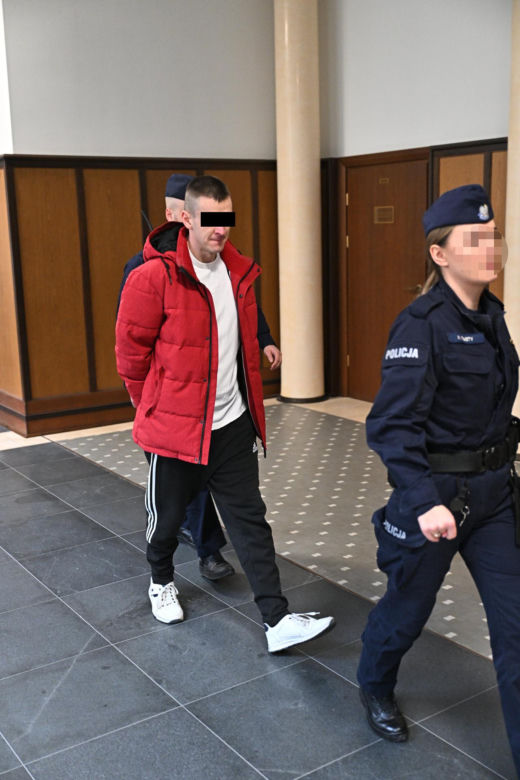 „Nie pamiętam czy dusiłem mamę i atakowałem ją nożem”. Zabił matkę, a potem babcię? Wstrząsające ustalenia
