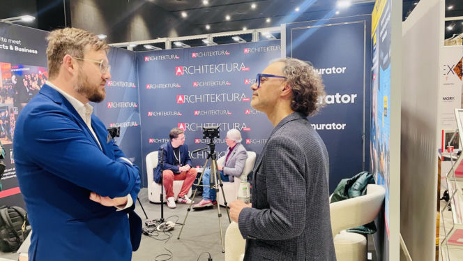 Jan Sikora i Krzysztof Zalewski - architekci - w studiu Architektury - murator