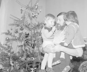 Tak ubierano choinki w PRL-u. Te archiwalne zdjęcia to prawdziwe perełki!
