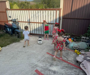 Tak żyje rodzina pięcioraczków w Tajlandii