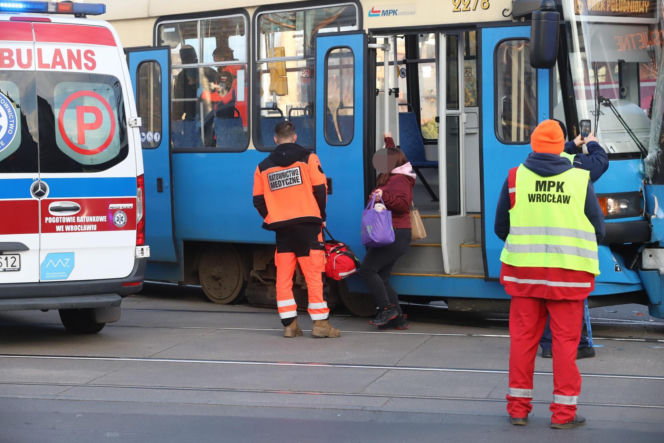 Zderzenie tramwajów we Wrocławiu. Miasto stanęło w korkach