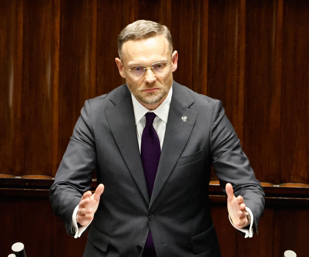 Zbigniew Bogucki przemawia w Sejmie. O jego opinii na temat ustawy antyalkoholowej przeczytasz na SE Polityka.