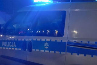 Policja szuka młodych mężczyzn, którzy zaatakowali rodzinę z dziećmi. Wracała z purtelamu w Rydzynie