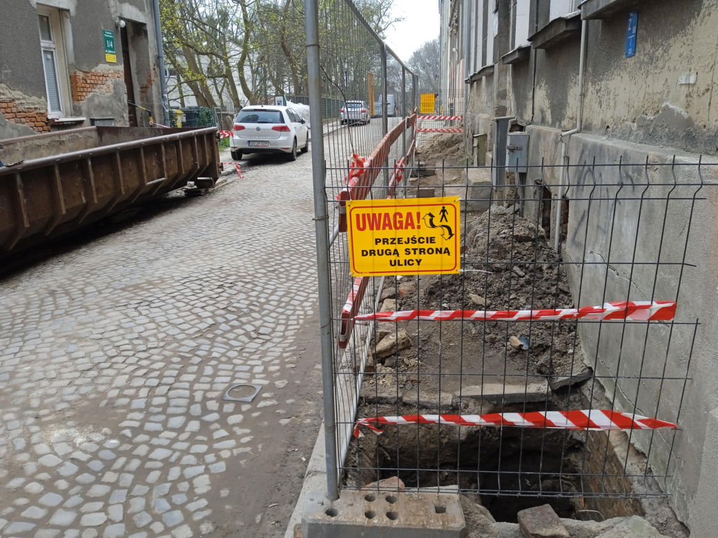 Tak zmieniła się Biskupia Górka. Zrewitalizowano kamienice. Zdjęcia przed i po 