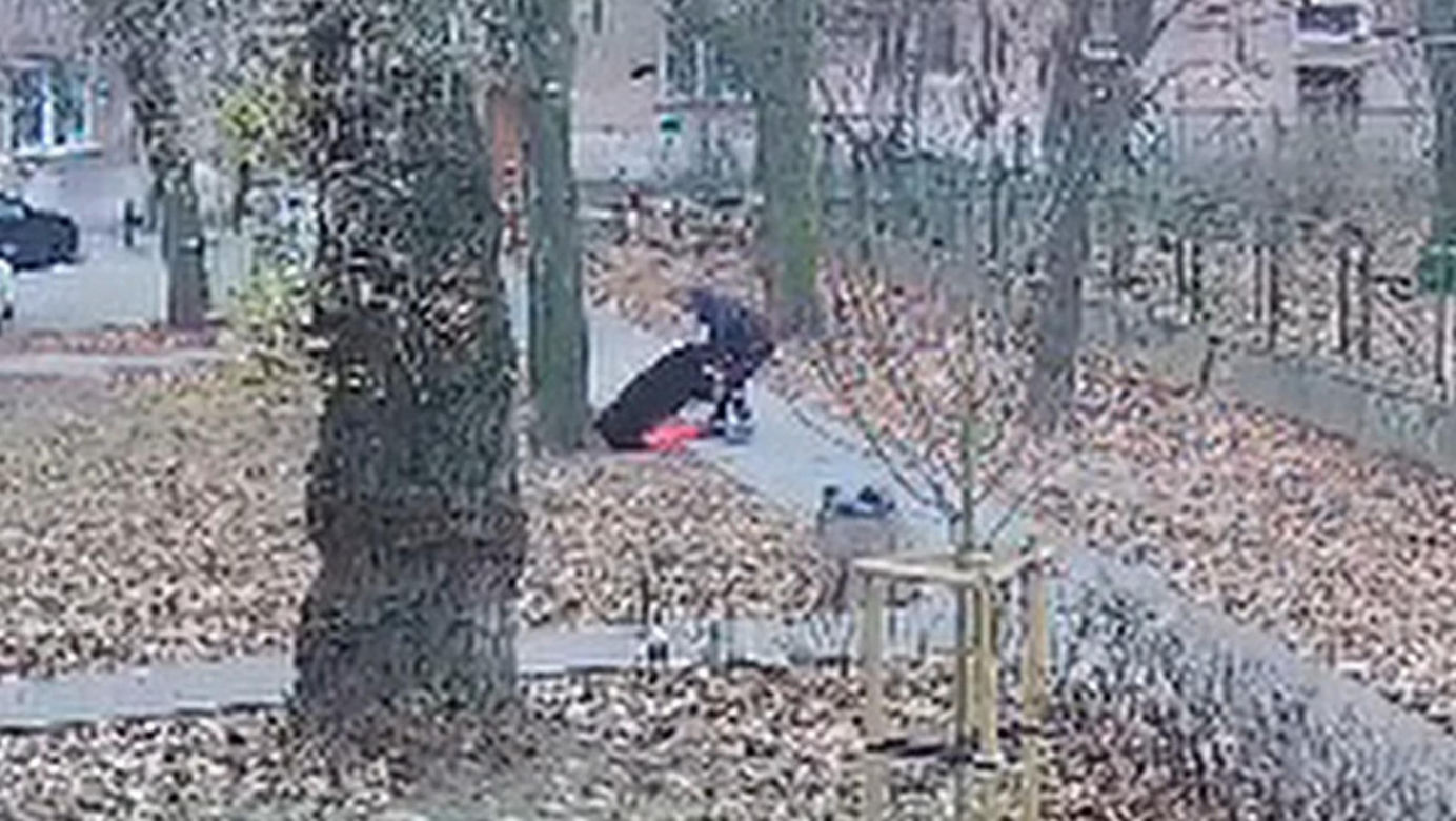 Seria napadów w Warszawie. Złodziej-multirecydywista brutalnie okradał seniorki. Jedną rzucił o chodnik!
