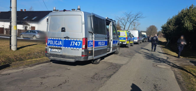 Podwójne zabójstwo w Kadłubie. Śledczy ujawniają, co czeka 17-latka z Kadłuba