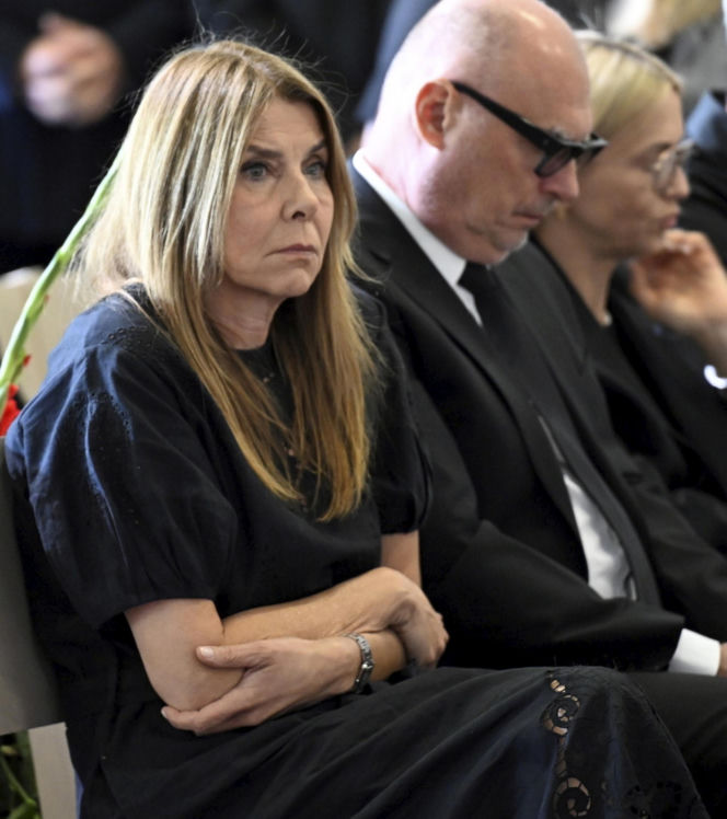 Wielkie pożegnanie Andrzeja Morozowskiego. Na Powązkach pojawił się tłum znanych osób