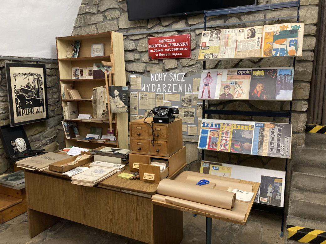 Sądecka Biblioteka Publiczna zaprasza na podróż w czasie do PRL-u