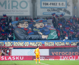 Mecz Piast Gliwice - Legia Warszawa. Kibice na stadionie