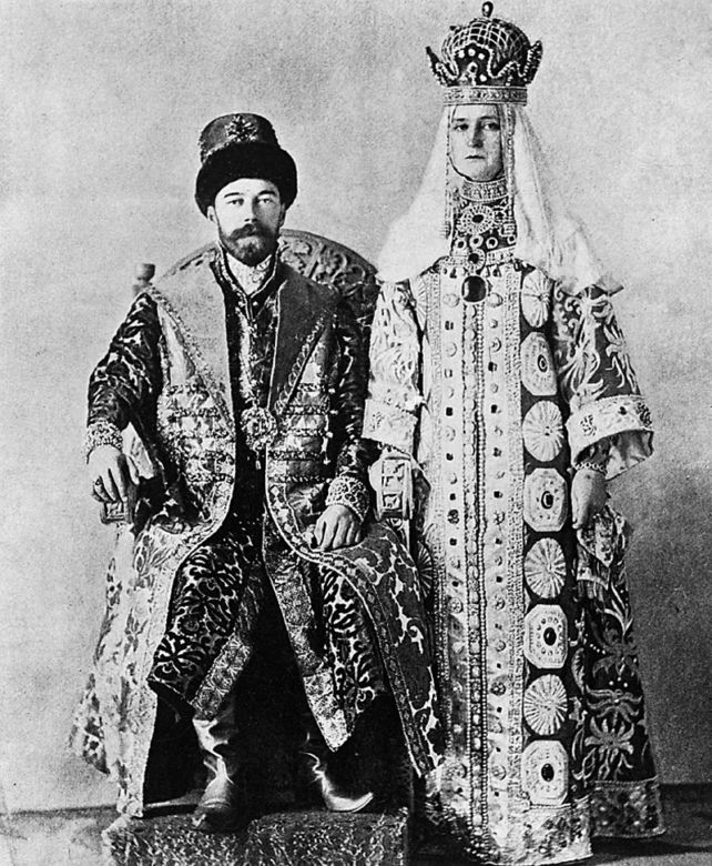 SUPER HISTORIA: Rewolucja obaliła mocarstwo