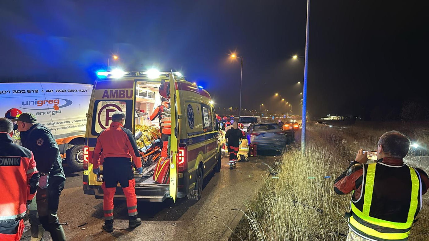 Karambol w Warszawie! 5 aut rozbitych, są ranni