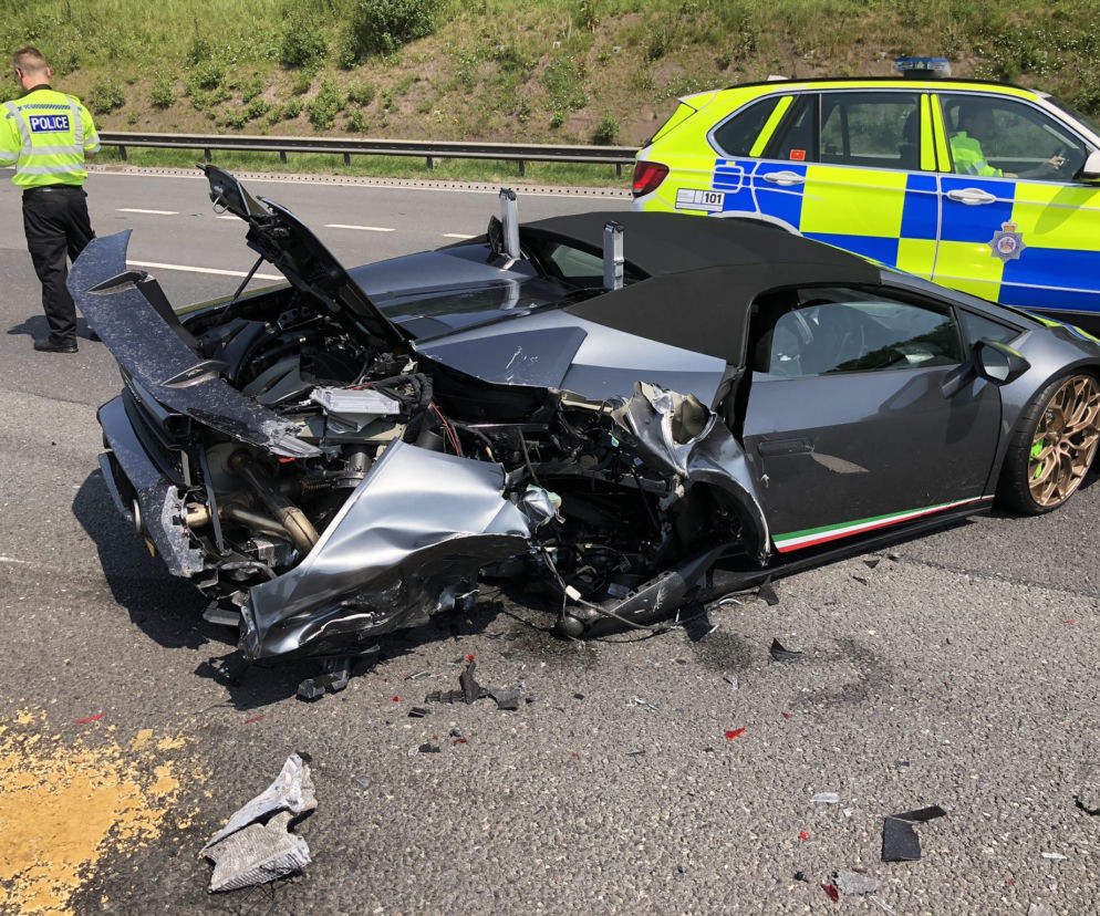 Nowym Lamborghini nacieszył się 20 minut. Chwilę po odbiorze auta doszło do wypadku