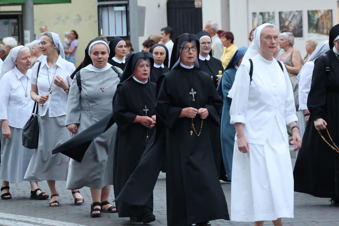 76. rocznica Cudu Lubelskiego. Procesja różańcowa w centrum Lublina