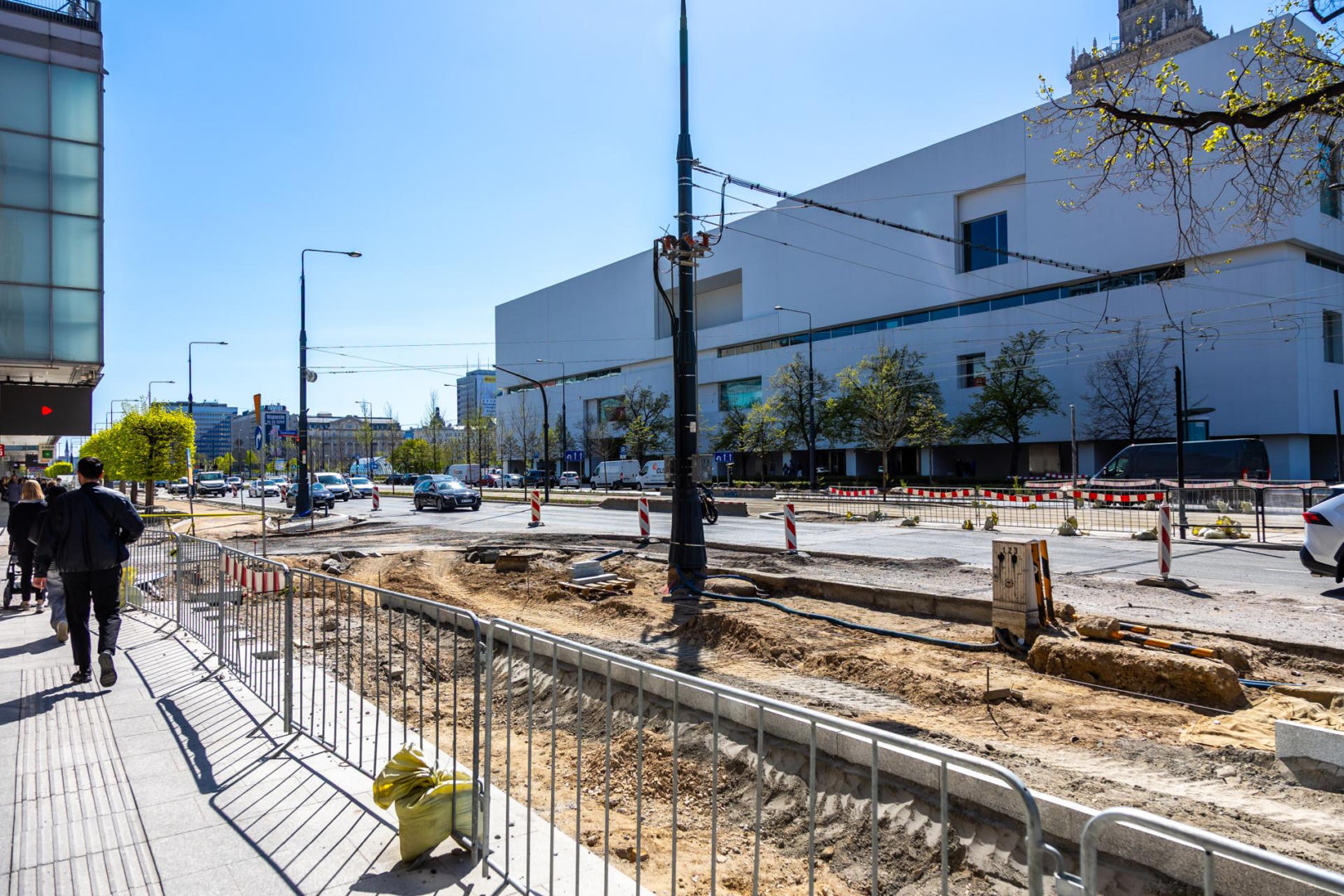 Budowa przejścia dla pieszych przez ul. Marszałkowską w Warszawie na wysokości ul. Sienkiewicza