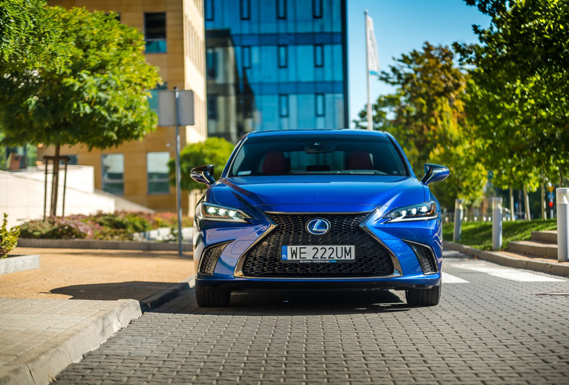 Lexus ES300h F Sport