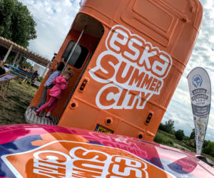 Ekipa Eska Summer City i imprezowy BUS Eski pojawili się na plaży miejskiej ZAGRO Rataje