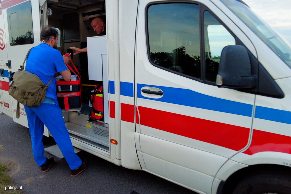  Podniebna sztafeta z sercem na pokładzie. Policyjny Black Hawk w akcji