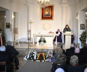 Pogrzeb Bożeny Dykiel przyciągnął tłumy. Pojawił się wieniec od Sławy Przybylskiej