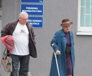 Żona generała Jaruzelskiego z wizytą w szpitalu