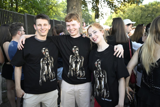 Fani w upale czekają na koncert The Weeknd. Tłumy w Warszawie
