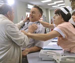 W serialu grali m.in. Anna Przybylska, Katarzyna Cichopek, Joanna Koroniewska, Krzysztof Kowalewski, Hanna Śleszyńska, Paweł Wawrzecki i Piotr Gąsowski.