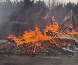 Potężny pożar w Czosnowie