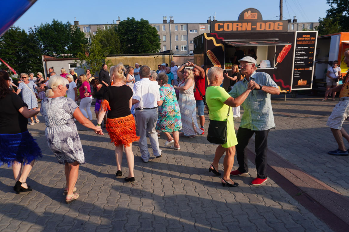 Dni Skarżyska-Kamiennej 2024. Potańcówka przed Miejskim Centrum Kultury