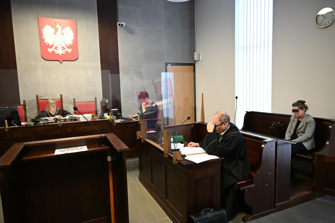 "Zaszczepiła" 40 dzieci nieznanym preparatem, narażając ich życie i zdrowie. Emerytowana pielęgniarka stanęła przed sądem