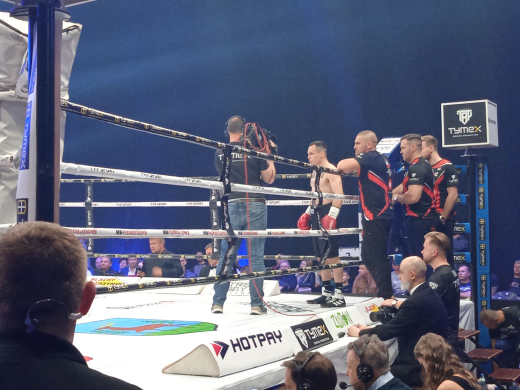 Złotów Boxing Night za nami. Emocjonujące pojedynki rozgrzały Złotów