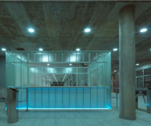 Basen olimpijski Floating Arena - nowoczesna pływalnia ze szkła