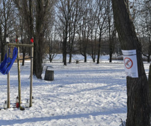 Mieszkańcy opłakują 12-latka, który zabił się na sankach
