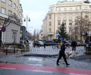 Ciężarówka zniszczyła zabytkową bramę wjazdową na teren Kancelarii Prezydenta
