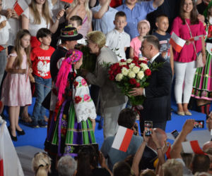 Wybory 2020. Duda gratuluje Trzaskowskiemu. Został wybuczany przez własny sztab