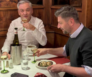 Europosłowie Biedroń i Śmiszek już świętują Walentynki. Dla nich to ważna data!