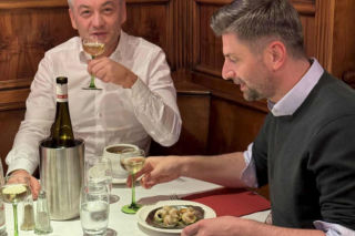 Europosłowie Biedroń i Śmiszek już świętują Walentynki. Dla nich to ważna data!