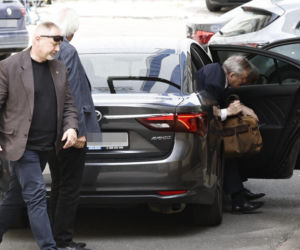 Kaczyński prosi o pieniądze