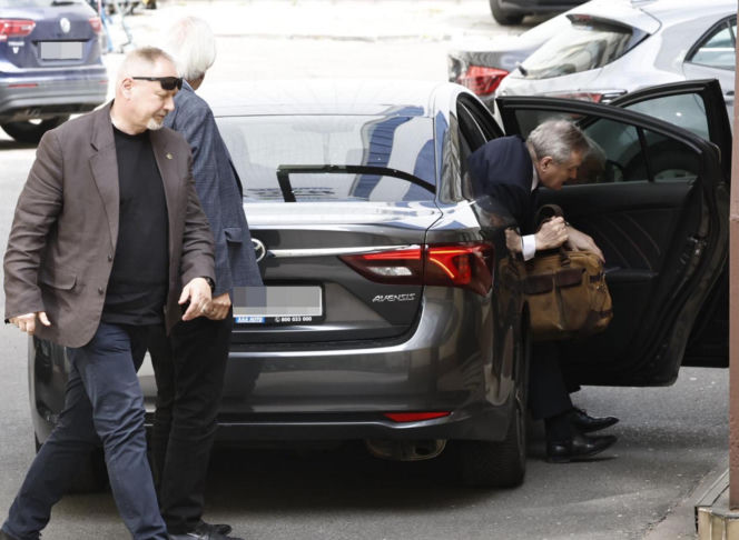 Kaczyński prosi o pieniądze