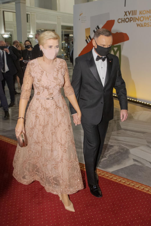 Agata Duda w balowych sukniach