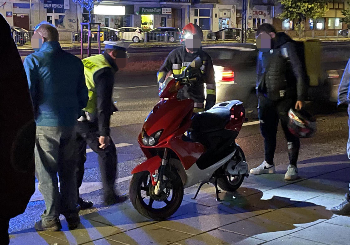 Nocna makabra na ulicach Warszawy. BMW ścięło latarnie. Egipskie ciemności na Grochowskiej