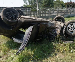 nieoznakowany radiowóz Opel Insignia