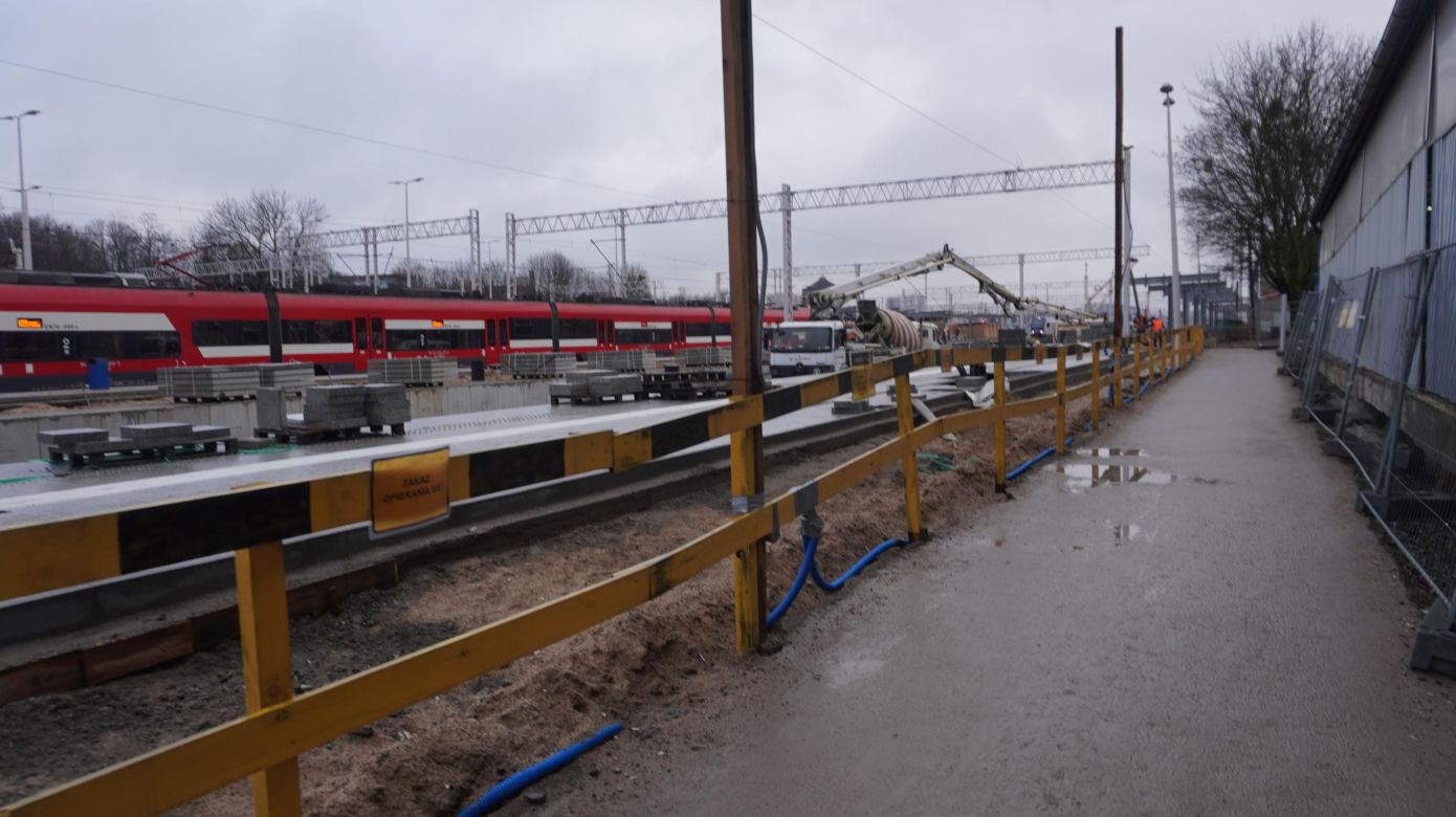 Postępują prace nad konstrukcją budynku Dworca Głównego w Olsztynie. Perony niemal na ukończeniu [ZDJĘCIA]