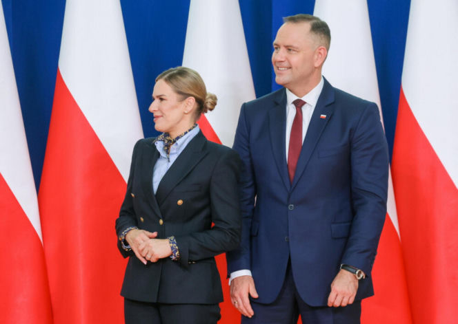 Marta Nawrocka wyprzedza trendy