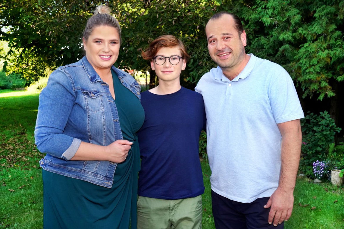 Barwy szczęścia. Aldona (Elżbieta Romanowska), Aleks (Hubert Wiatrowski), Borys (Jakub Wieczorek)